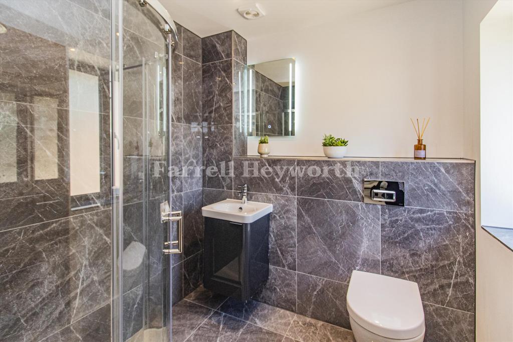 Bedroom Two En Suite