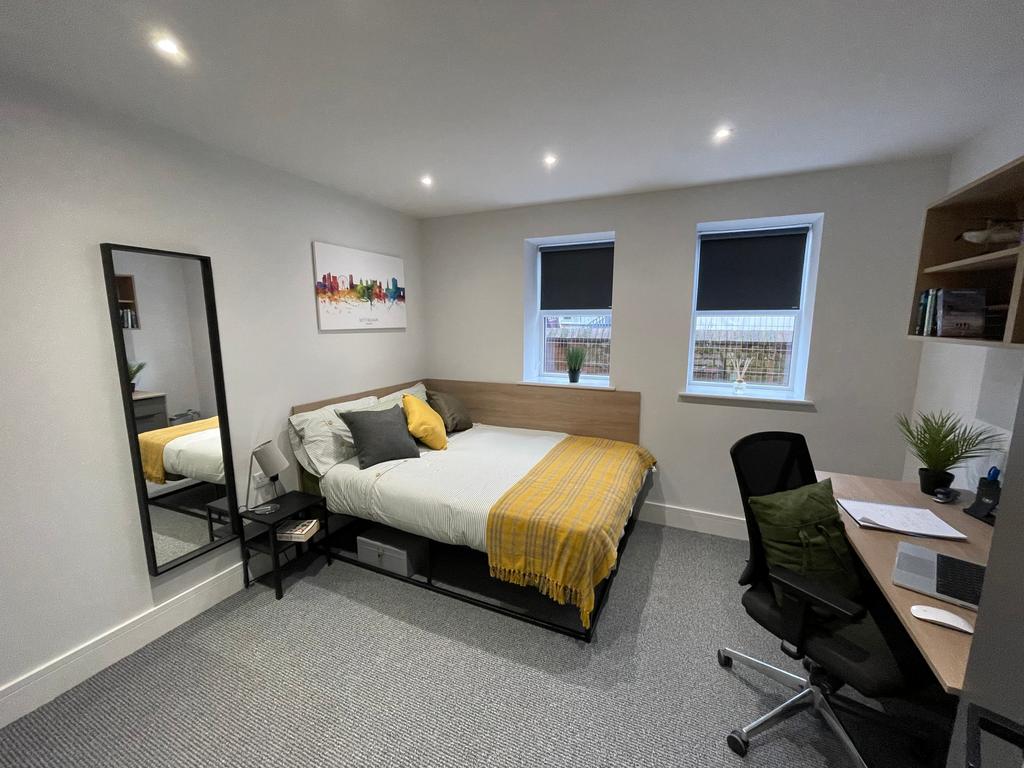 Flat 19, Commercial Point, Beeston... 1 bed in a house share £1,473
