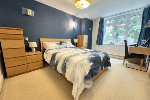 2 bedroom flat for sale, Winchester