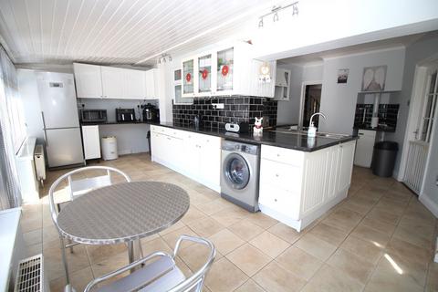 3 bedroom bungalow for sale, Dumont Avenue, St Osyth Village