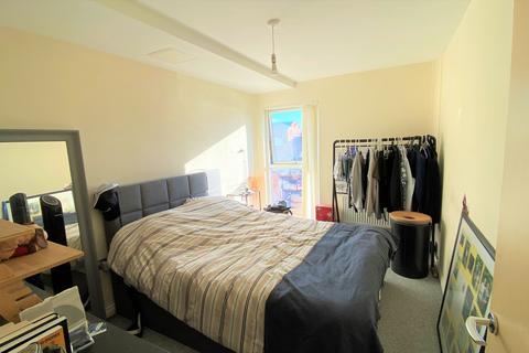 2 bedroom flat to rent, Cambria House, Newport, Gwent