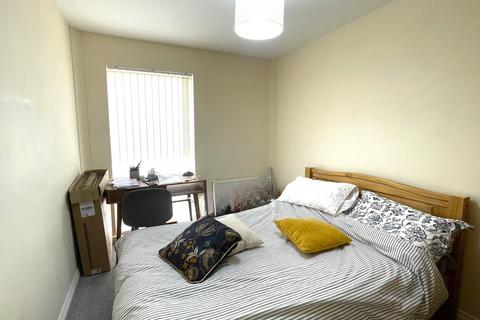 2 bedroom flat to rent, Cambria House, Newport, Gwent