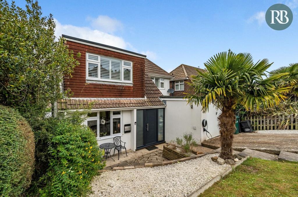 St. Helens Crescent, Hove BN3 4 bed detached house for sale £700,000