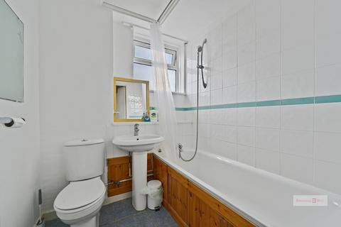 1 bedroom flat for sale, Chelmsford Close, London, W6