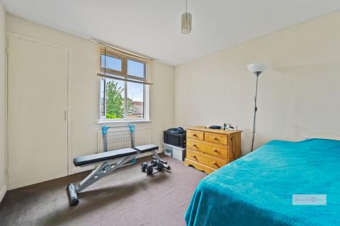 1 bedroom flat for sale, Chelmsford Close, London, W6