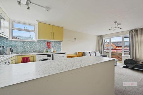 41 Chelmsford Close, London, W6 8HU