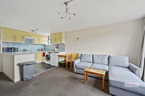41 Chelmsford Close, London, W6 8HU