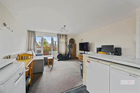 41 Chelmsford Close, London, W6 8HU