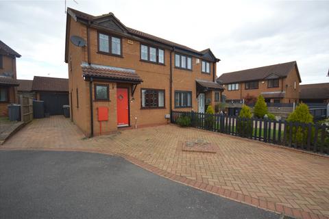 3 bedroom semi-detached house for sale, Dexter Close, Luton, Bedfordshire, LU3