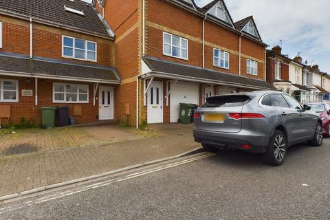 3 bedroom townhouse to rent, New Road East , Portsmouth PO2