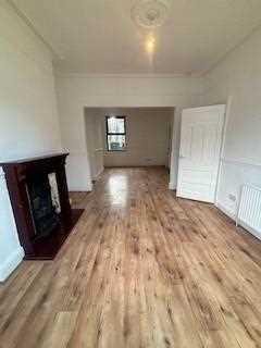 3 bedroom terraced house to rent, Armley Road, liverpool