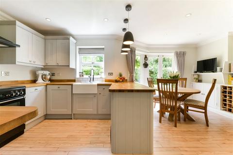 4 bedroom detached house for sale, Goodwin Close, Edenbridge TN8