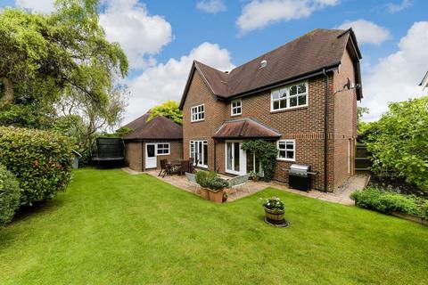 8 Goodwin Close, Edenbridge, TN8 5PZ