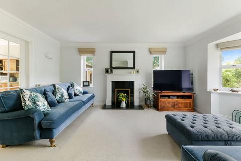 8 Goodwin Close, Edenbridge, TN8 5PZ