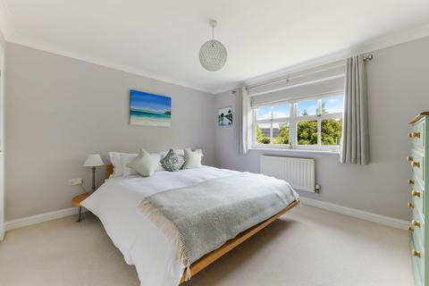 8 Goodwin Close, Edenbridge, TN8 5PZ