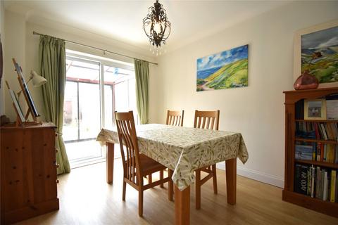 2 bedroom end of terrace house to rent, High Street, Farnborough, Hampshire, GU14