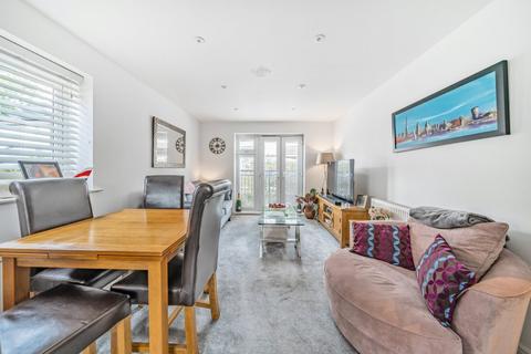 8 Raynham Close, Guildford, GU4 7TS
