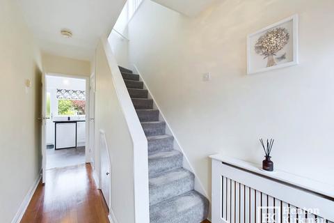 3 bedroom semi-detached house for sale, Hares Chase, Billericay