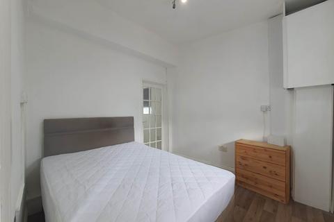 1 bedroom in a house share to rent, Holberton Road, Reading RG2