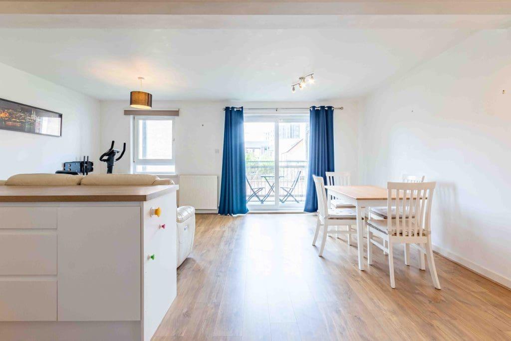 Apartment in Edinburgh, Leith Central - View 2