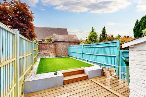 19 Alpha Road, Crawley, RH11 7BH