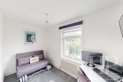19 Alpha Road, Crawley, RH11 7BH