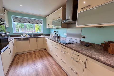 5 bedroom detached house for sale, Hogarth End, Kirby Cross, Frinton-on-Sea, CO13
