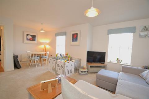 2 bedroom flat for sale, Ironwood Avenue, Desborough NN14