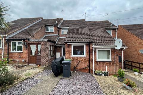 1 bedroom terraced house to rent, Dove Close, Worcester WR4