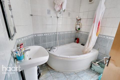 3 bedroom terraced house for sale, Sheringham Avenue, London