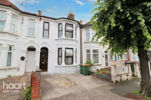 3 bedroom terraced house for sale, Sheringham Avenue, London