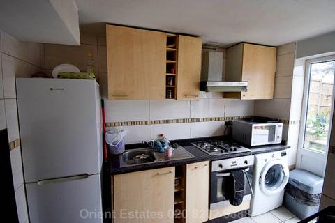 3 bedroom end of terrace house for sale, Colin Drive, London