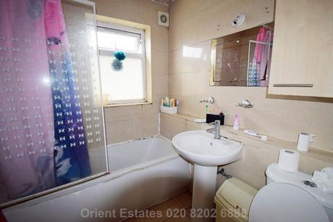 3 bedroom end of terrace house for sale, Colin Drive, London