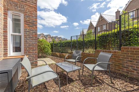 2 bedroom apartment for sale, Wyvern Way, Burgess Hill, West Sussex, RH15