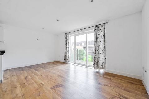 3 bedroom flat for sale, Meadowside, Kidbrooke, London, SE9