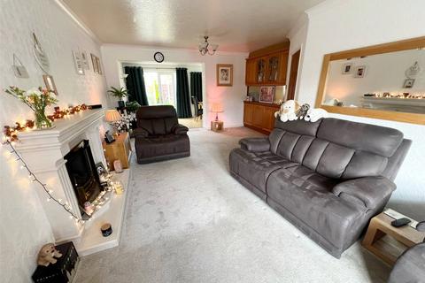 4 bedroom detached house for sale, St Albans Avenue, Ashton-under-Lyne, Greater Manchester, OL6