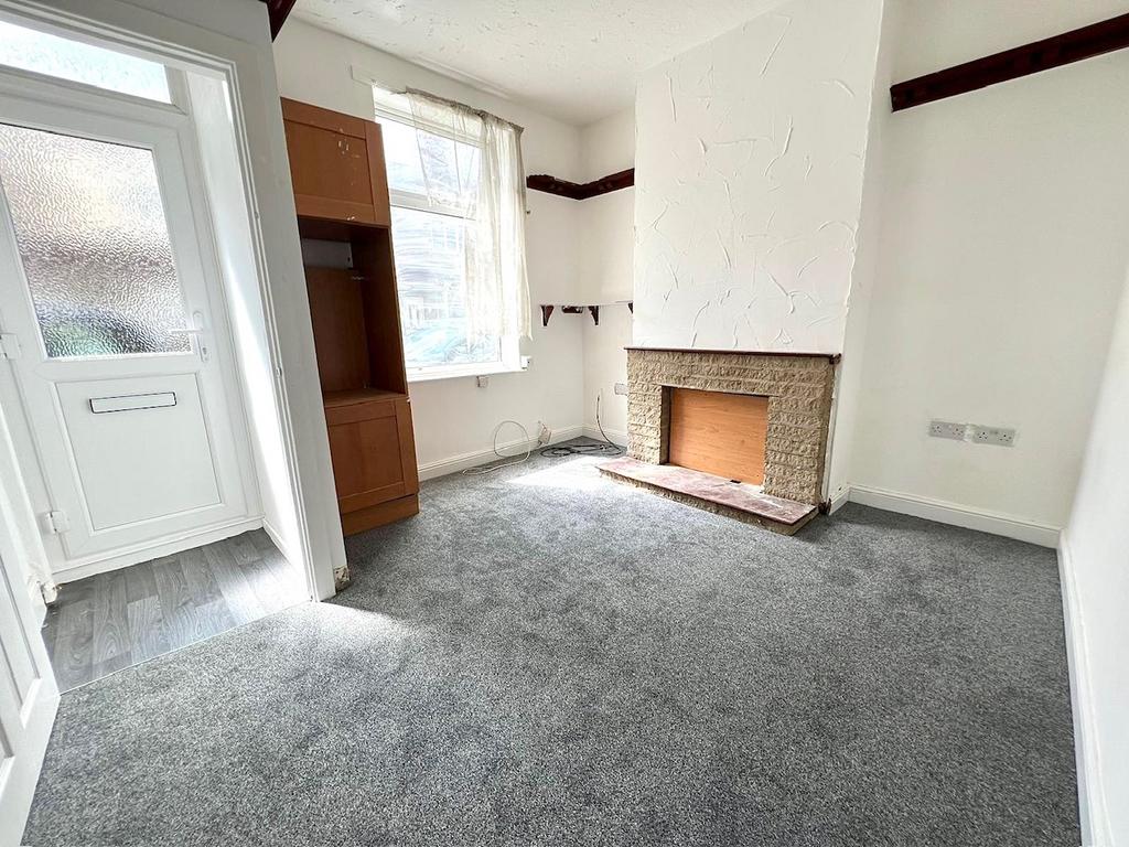 Donnington Street, Grimsby, DN32 3 bed terraced house to rent £600