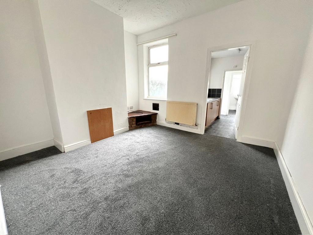 Donnington Street, Grimsby, DN32 3 bed terraced house to rent £600