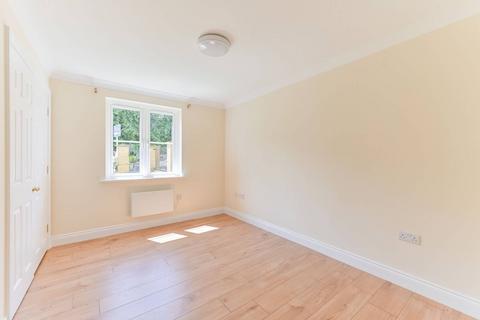 2 East India Way, Croydon, CR0 6RZ