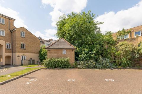 2 East India Way, Croydon, CR0 6RZ
