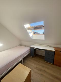 2 bedroom flat to rent, a Alberton Road, Bristol BS16