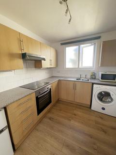 2 bedroom flat to rent, a Alberton Road, Bristol BS16