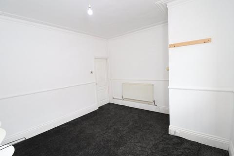 4 bedroom terraced house to rent, Clovelly Place, Leeds, West Yorkshire, LS11