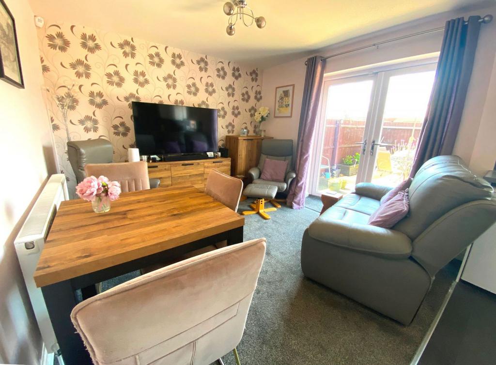 Open plan lounge/dining room/kitchen