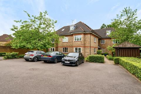 1 bedroom flat for sale, Woodgate Close, Cobham, KT11