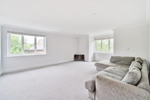 1 bedroom flat for sale, Woodgate Close, Cobham, KT11