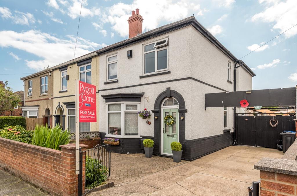 Ashtree Avenue, Grimsby, N.E.Lincs, DN34 4 bed end of terrace house for