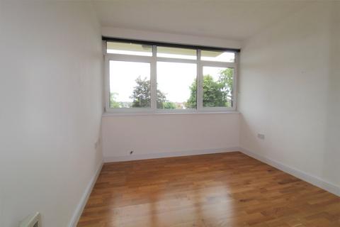 2 bedroom apartment to rent, Hadley Road, Barnet EN5