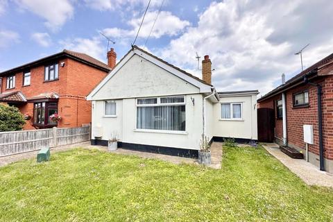 2 bedroom bungalow for sale, May Avenue, Canvey Island