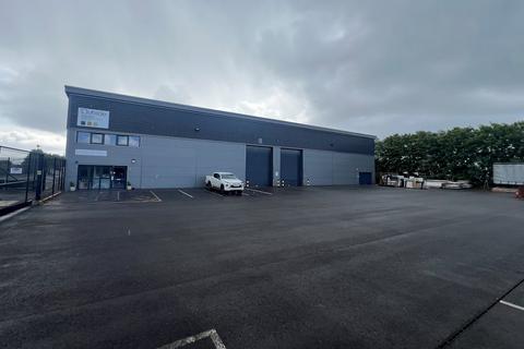 Industrial unit to rent, Top Deck Industrial Estate, Bolton BL4